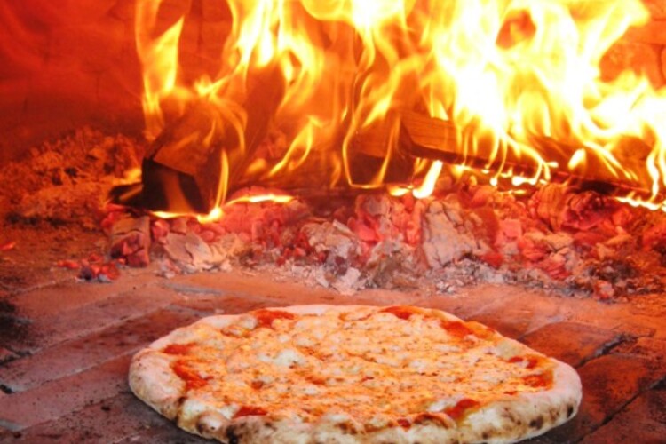 Pizza tom and cheese fsf 600x480 (1)