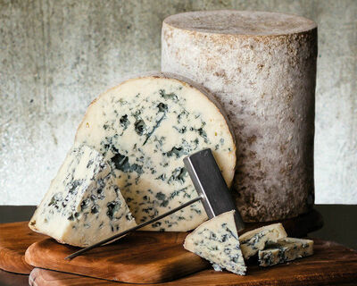 artisan blue cheese bayley hazen