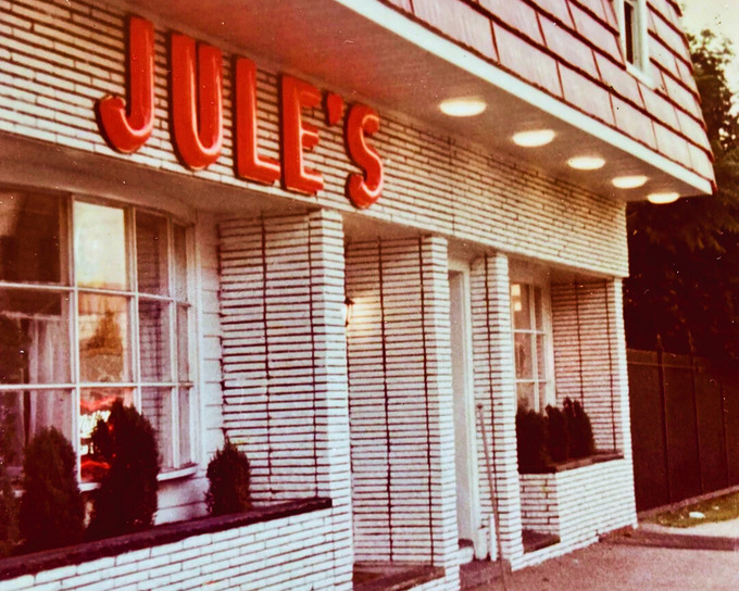 storefront Jule's historic Jersey city restaurant