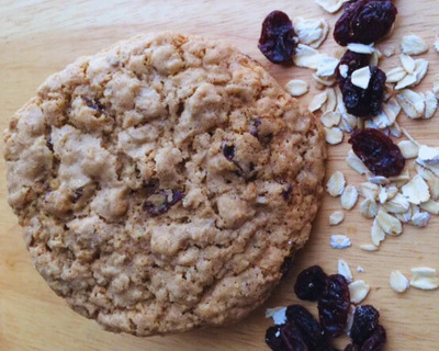 gluten free oatmeal raisin cookie